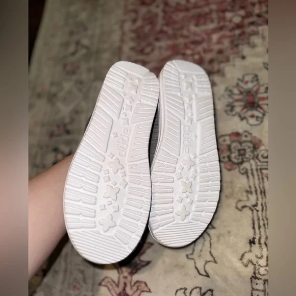 Kids Hey Dude Wally Youth Linen Gray Stone White Shoe Sz Y3-L4 Like New - Picture 8 of 10